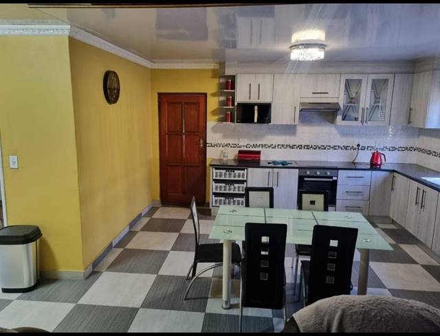 3 BEDROOM HOUSE FOR SALE IN VICTORIA MXENGE